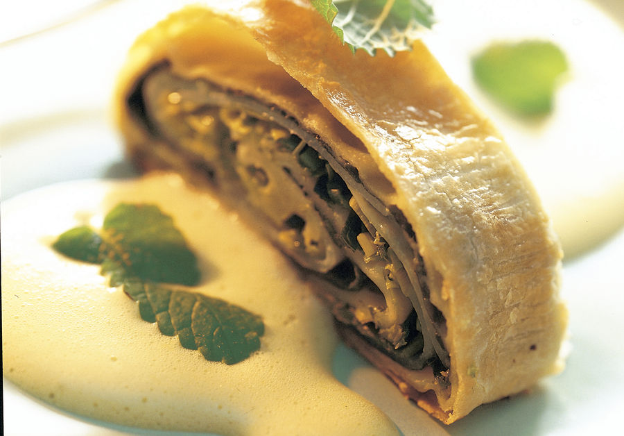 Strudel au Gruyère AOP suisse, sabayon au raifort