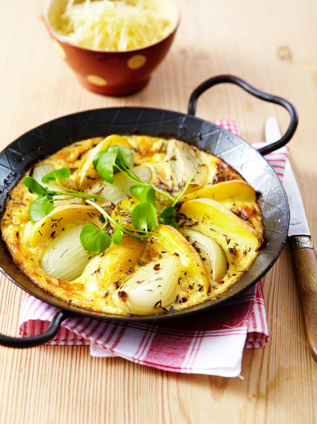 Cassolette de pomme de terre et d’oignons au Gruyère AOP suisse