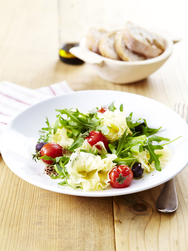 Salade de Tête de Moine AOP, roquette et tomates cerise rôties