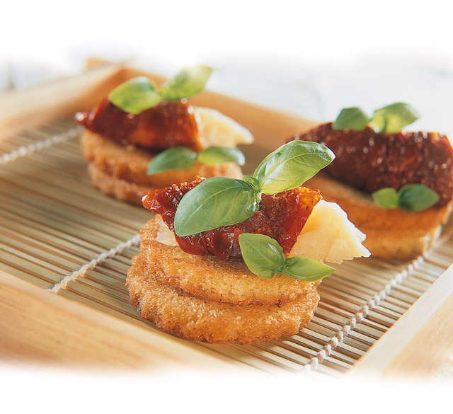 Canapés aux tomates séchées et au Sbrinz AOP