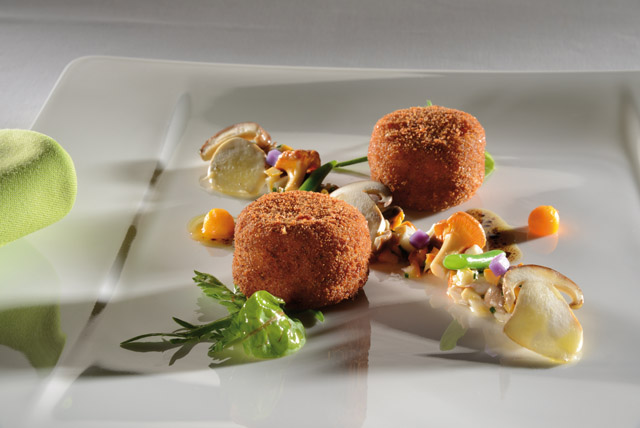 Croquettes de céleris pomme au Vacherin Fribourgeois AOP, salade de champignons des bois