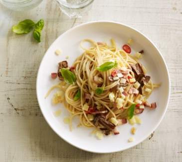 Spaghetti à l'Appenzeller® Surchoix, aux lardons et aux bolets