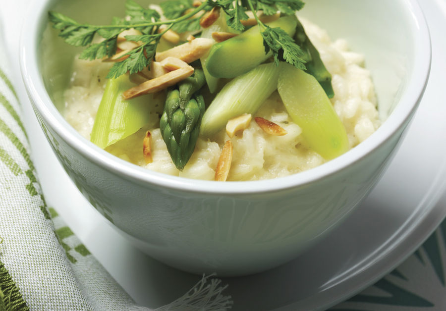 Risotto aux asperges et amandes grillées