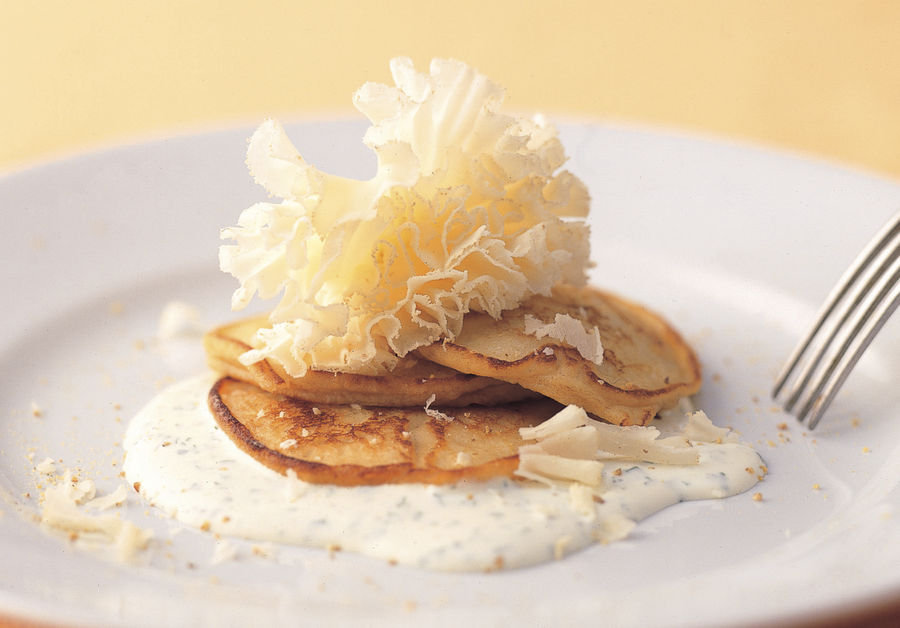 Crêpes de pomme de terre, crème aux fines herbes