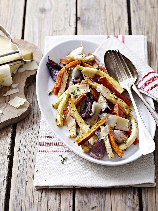 Frites de légumes racines rôtis aux copeaux d’Etivaz AOP