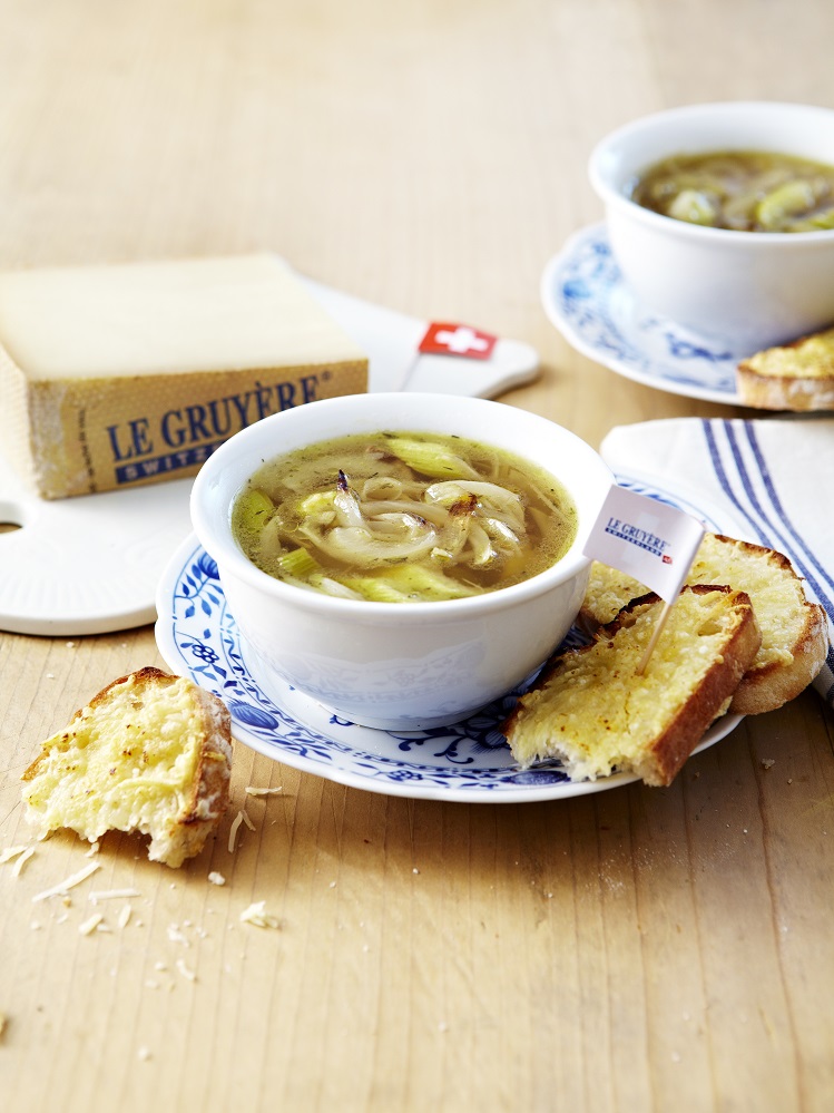 Soupe à l'oignon et sa bruschetta au Gruyère AOP suisse