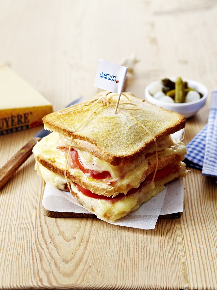 Croque-monsieur ‘triple étage’ au Gruyère AOP suisse