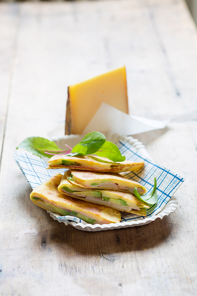 Crêpes de maïs au jambon, avocat et Gruyère AOP suisse