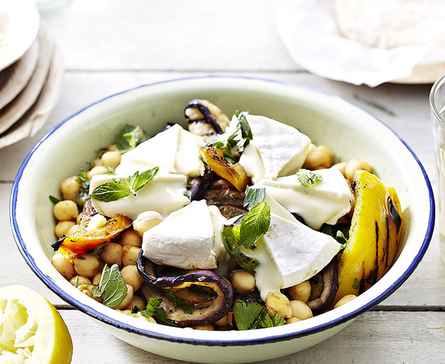 Salade d’aubergines et poivrons grillés à la Tomme Vaudoise