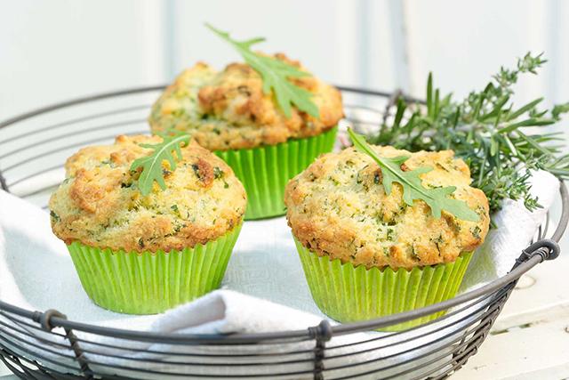 Muffins à l'Emmentaler AOP suisse et aux herbes